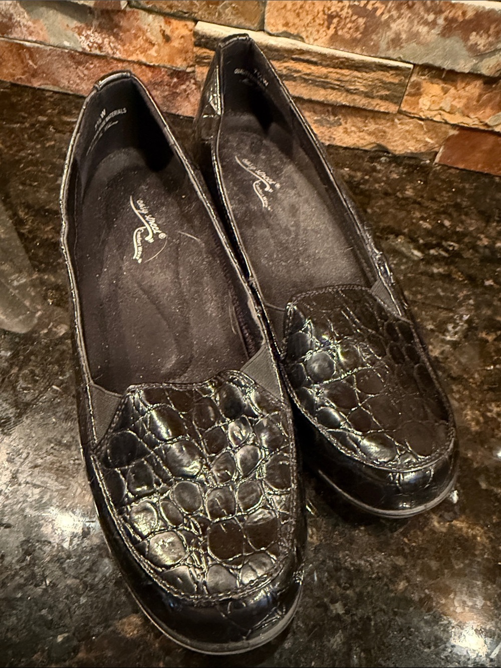 Comfortiva Black Croc-Embossed Slip-On Flats